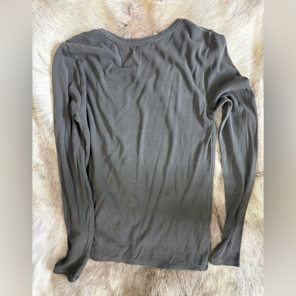 BE COOL Women's Gray Long Sleeve Top - Picture 2 of 2